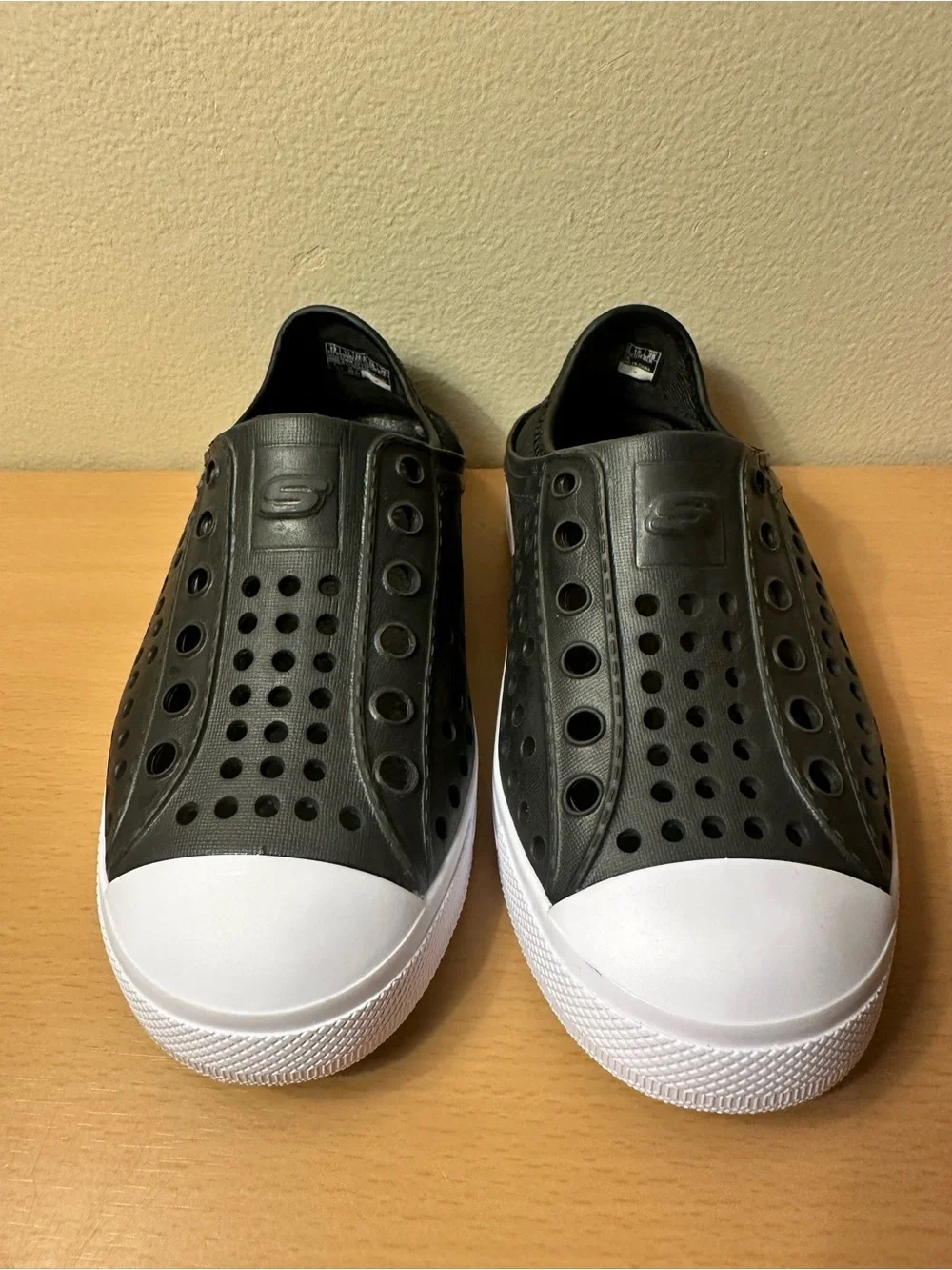 Skechers shoes may